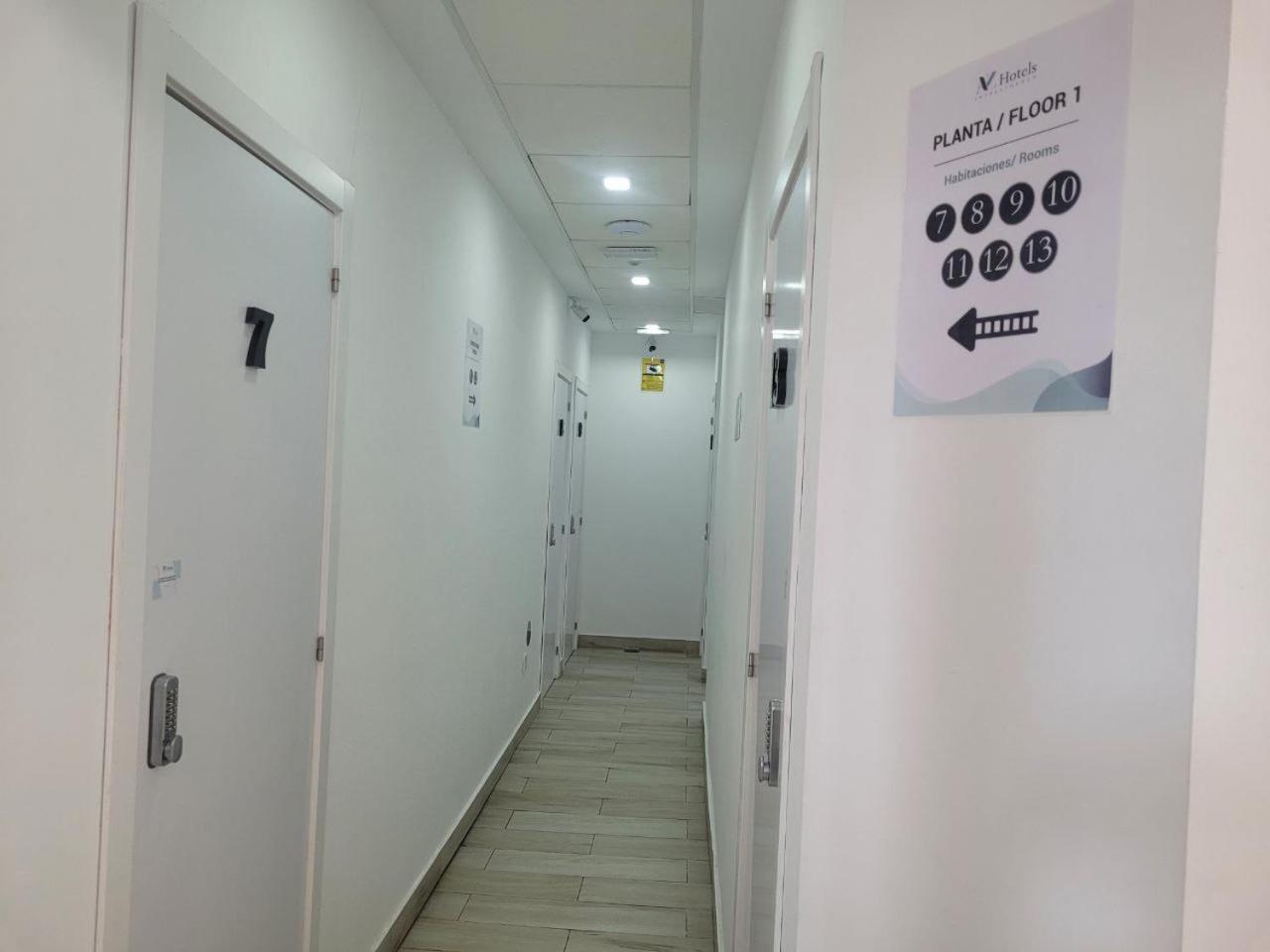 Ayz Silvela - Auto Check-In Property — Photos 3